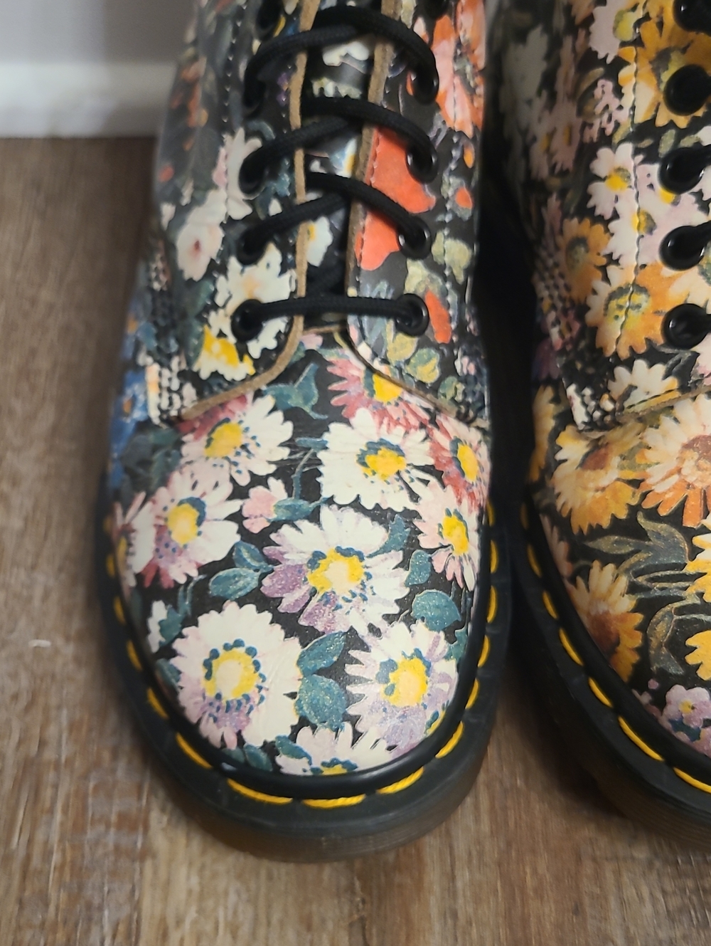 MIE Vintage Dr Martens Sienna Miller Floral Boots - Picture 4 of 9